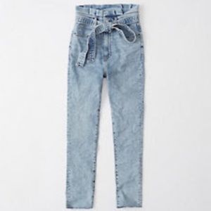 NWOT Abercrombie Ultra High Rise Paperbag Waist Jeans, Light Wash - Size 30s